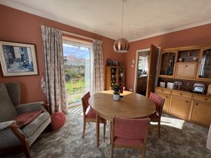 dining room- click for photo gallery